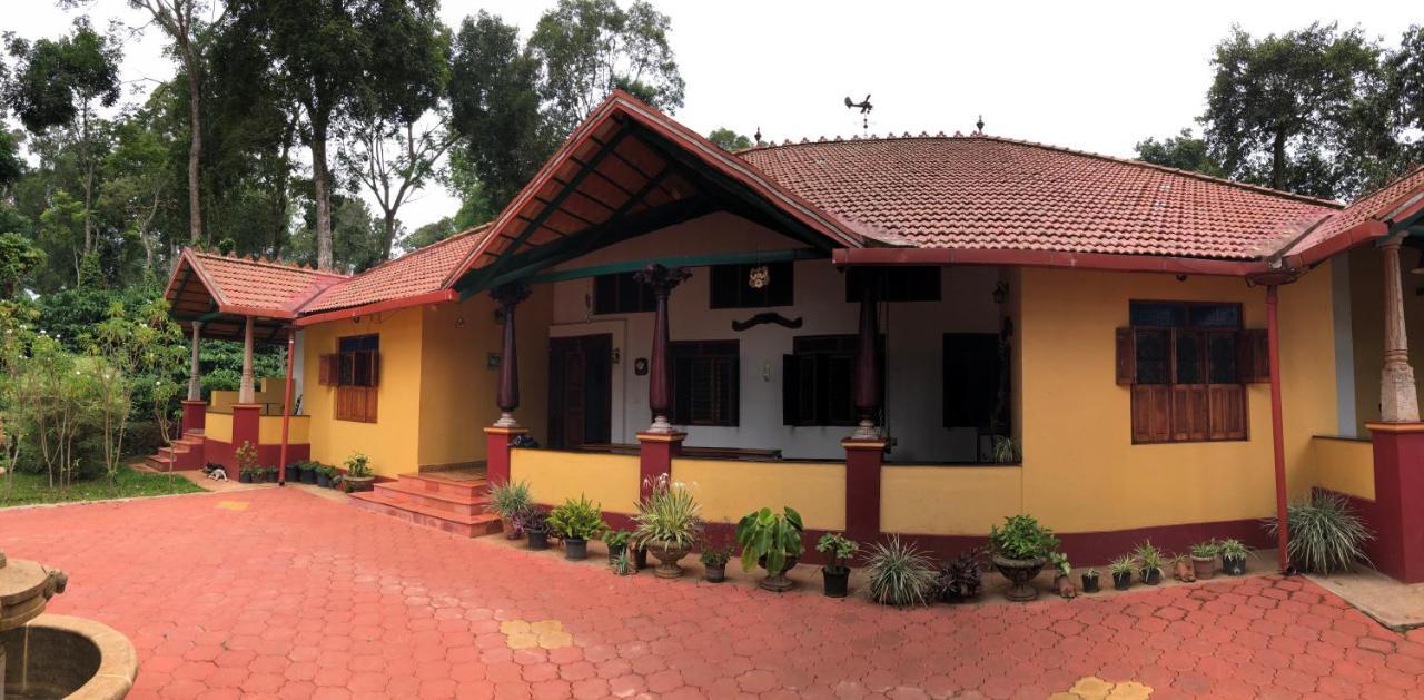 Ama Stays & Trails, Rare Earth Estate Madikeri Exteriör bild