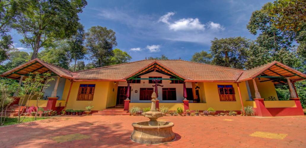 Ama Stays & Trails, Rare Earth Estate Madikeri Exteriör bild